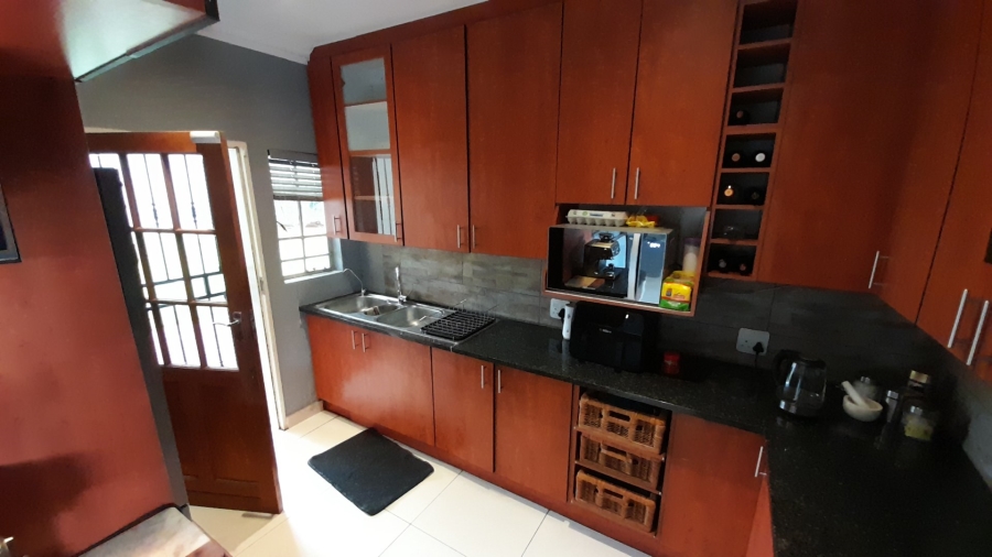 3 Bedroom Property for Sale in Safari Gardens North West